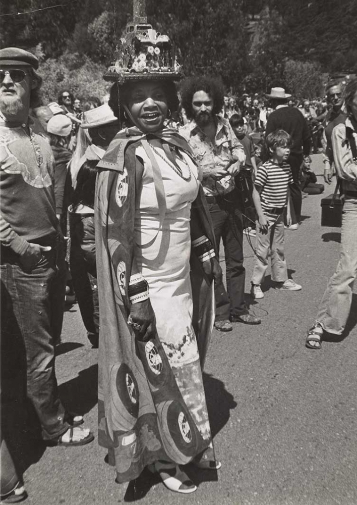 Florence Allen at the San Francisco Artists&#039; Soap Box Derby, 1975 / unidentified photographer., Image from the Florence Allen papers, 1920-1997. Archives of American Art, Smithsonian Institution.